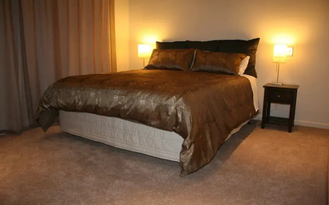 Pine Hill Lodge