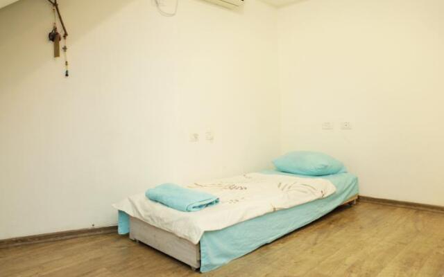 Amzaleg – Neve Tzedek – Unique 3 Story Condo