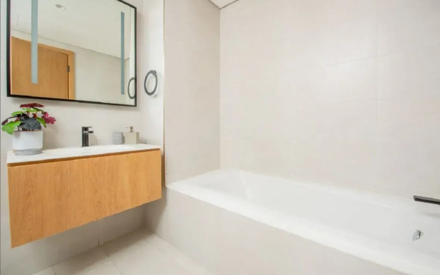 Airbetter - Marquise Square