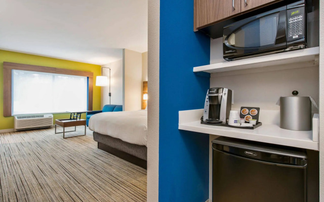 Holiday Inn Express & Suites Carrollton West by IHG