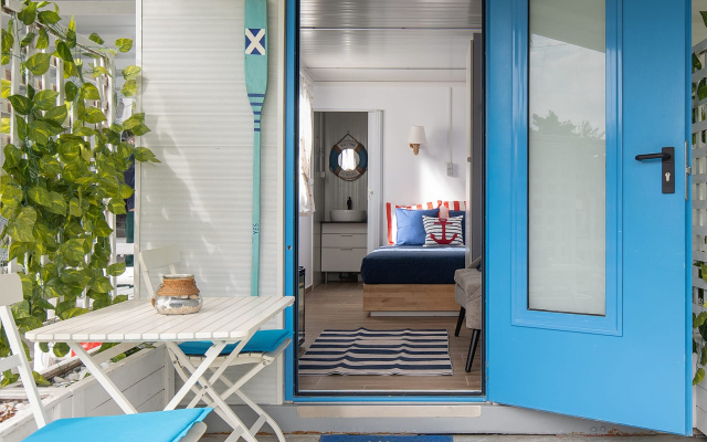 Nautical Toroni Rooms