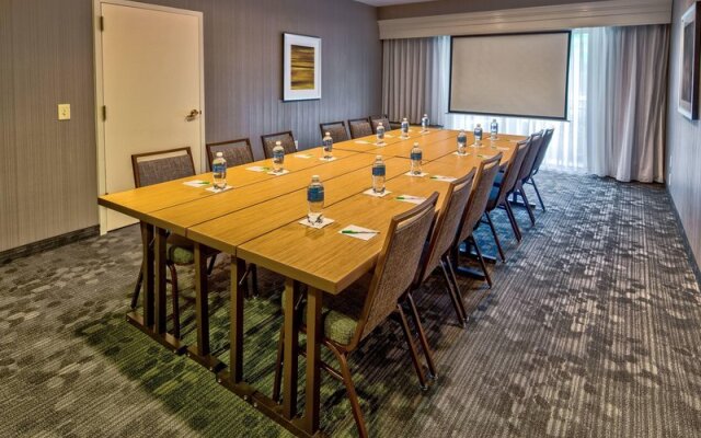 Courtyard Springfield