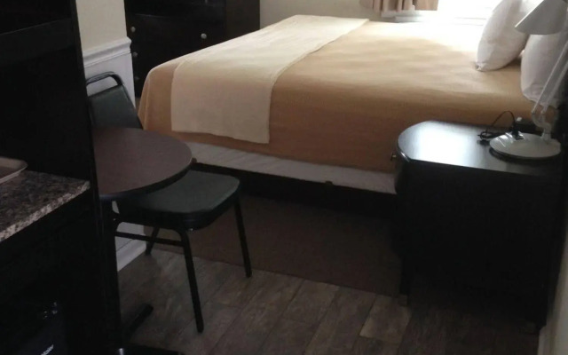 Shore Point Motel