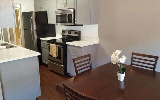 Fully Renovated 1 min. to Melrose Ave.