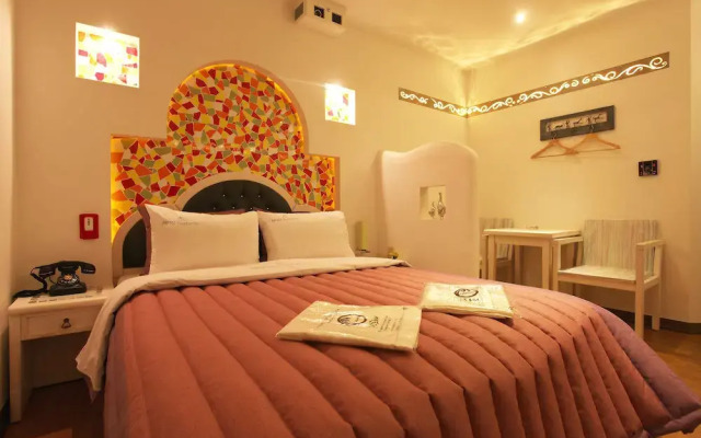 Santorini Motel