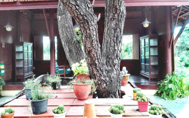 Luang Chumni Village