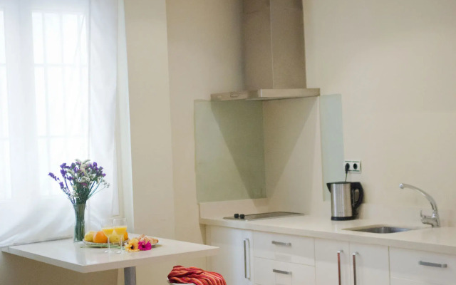 Life Apartments Giralda Suites