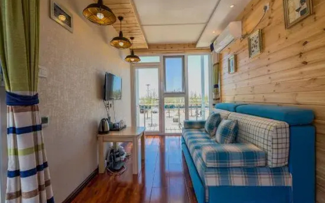 Fisher Island Holiday Hotel