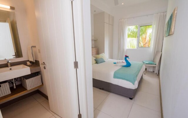 Summer Breeze - Beachfront - 3 Bedrooms Suite