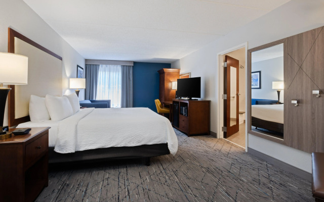 Holiday Inn Express & Suites Cincinnati Riverfront by IHG