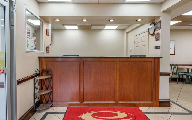 Econo Lodge Louisville Downtown