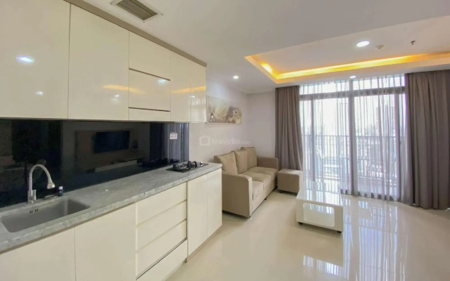 Apt Pejaten Park 2 BR Luas dgn Swim Pool & Netflix