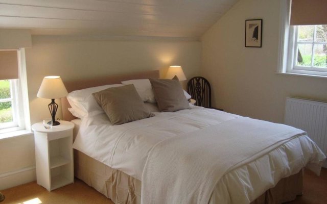 Stunning 3 bedroom cottage, all ensuite, near Stonehenge, Salisbury, Avebury and Bath