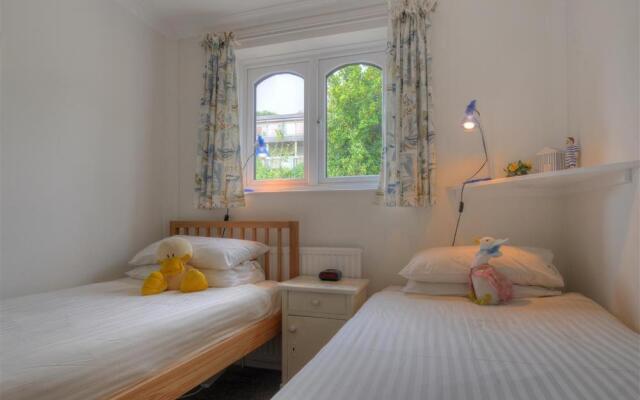 2 Kersbrook Gardens