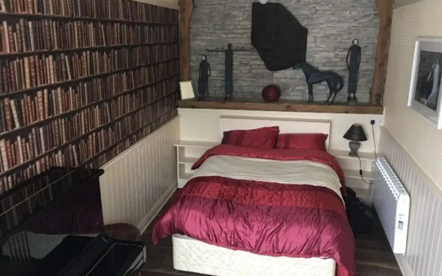 5-Bed Beach Side House in Kilkee