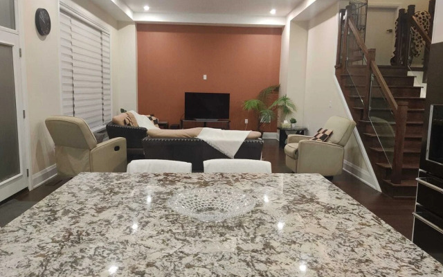 Luxurious Rooms in Pickering