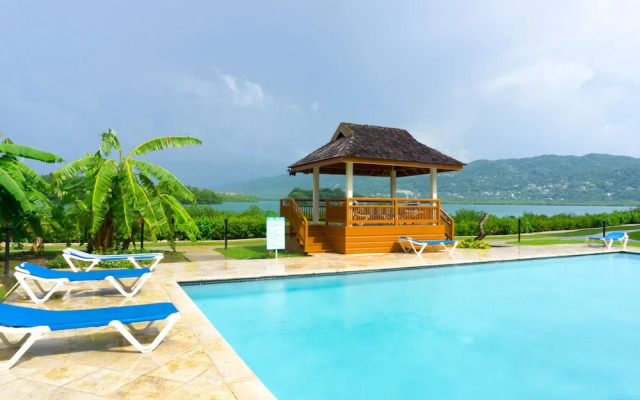Penthouse By The Sea 3BD Apartment OLR