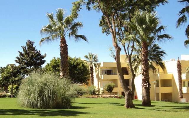 Parque Mourabel, Oasis Village, Pe do Lago