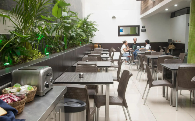 Hotel Acqua Medellín