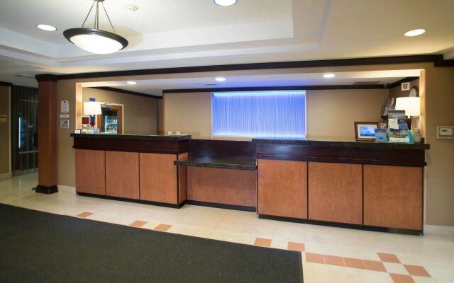 Fairfield Inn and Suites by Marriott Burley