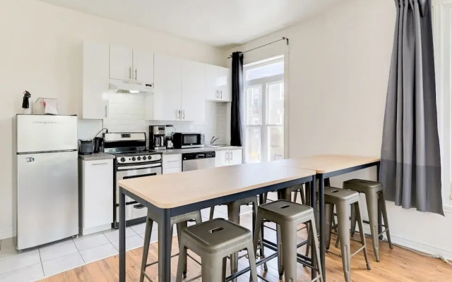 Chez Mont Royal Apartments