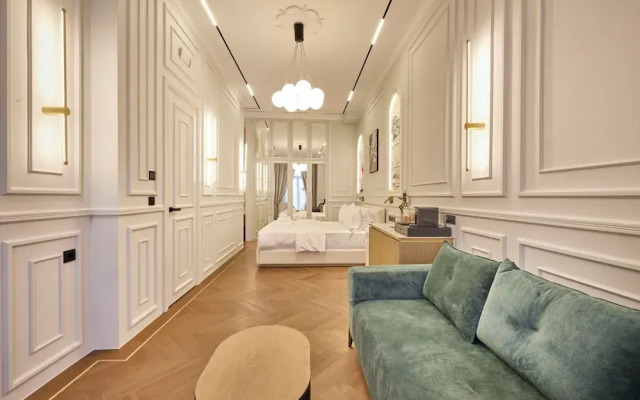 Ermou 99 Intelligent Private Suites