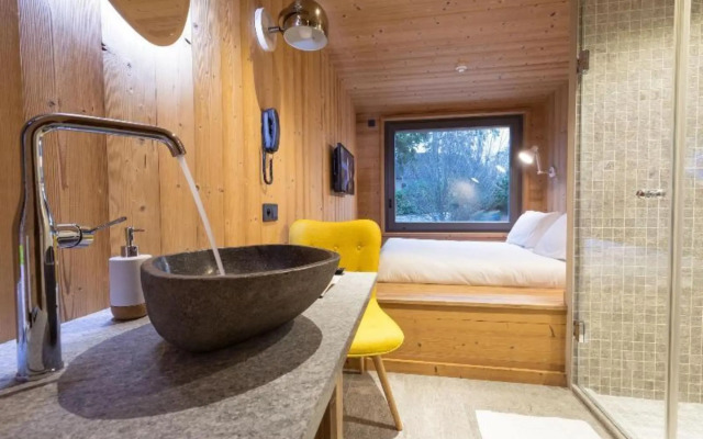 Les Cabanes De La Maison Rouge