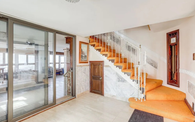 Beachfront Home ~ 7 Mi to Cape May!