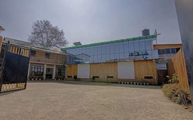 Omega's Stay Inn By Treebo