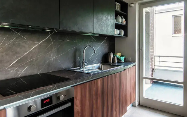 Stylish 2-Bedroom Apartment by Lake Como