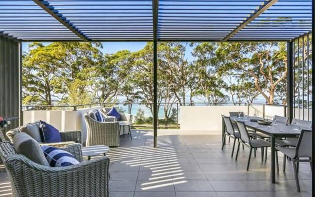 Beachfront Luxury On Huskisson Beach 1 Minute to Everywhere