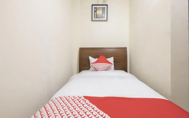 OYO 824 Makassar Guest House