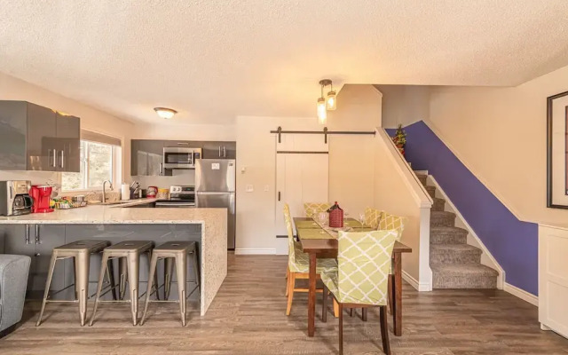 Banff Boundary Lodge-Mountain View Condo