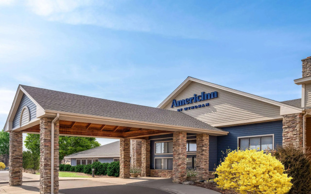 AmericInn by Wyndham Shakopee Near Canterbury Park