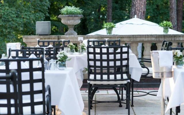 Schlosshotel Berlin By Patrick Hellmann