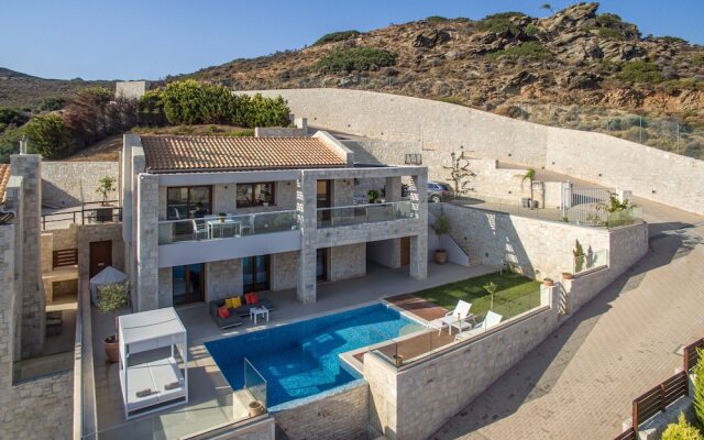 Omega House in Crete