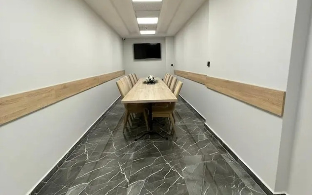 Cetin Hotel