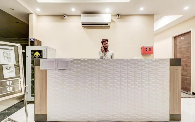 Collection O 76462 Pulpehladpur