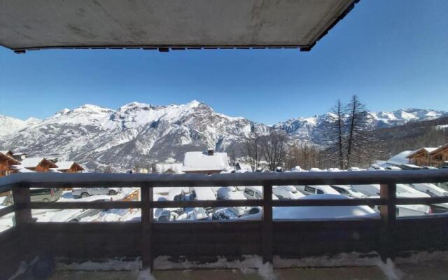 Skis Aux Pieds Station 1800 Dame Blanche