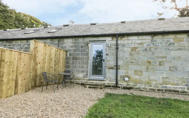Lowdale Barns West