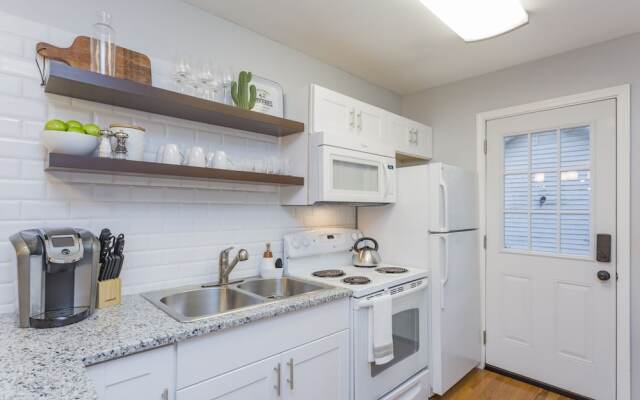 Quaint Music City Bungalow Retreat