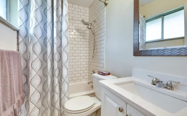 Lovely Montgomery Home ~ 7 Mi to Downtown!