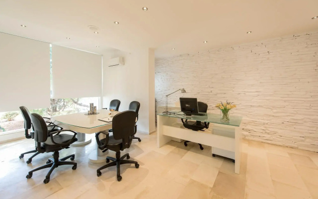 Knossos Beach Bungalows Suites Resort & Spa