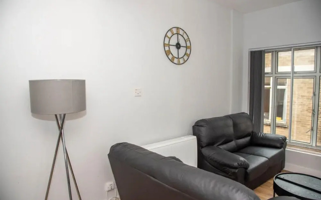 5 Double Bedroom Apartment in The City Centre