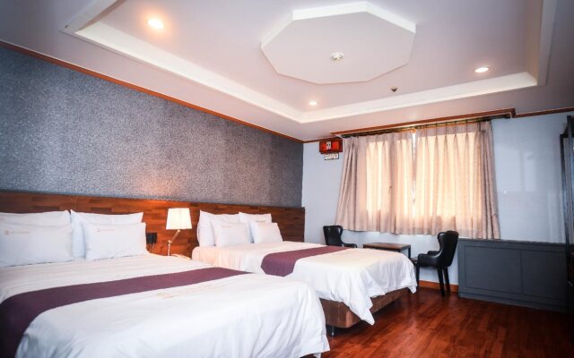 Noblesse Tourist Hotel