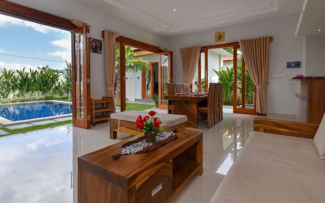 Villa Banyu Riris