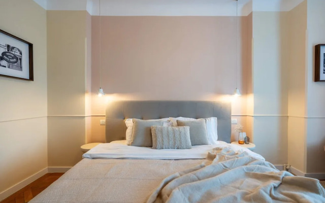Elegant 3BR by the Romanian Athenaeum