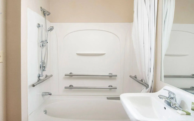 Extended Stay America Select Suites - Kansas City - South - I-49
