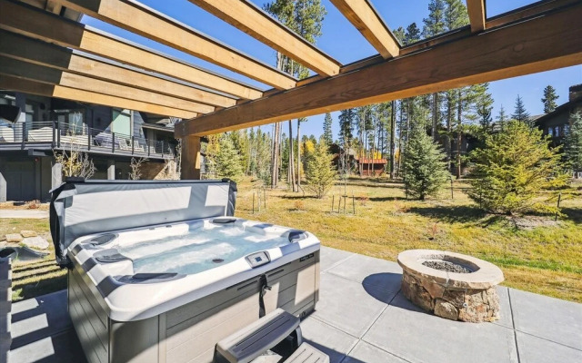 Outside The Bubble 4 Bedroom Home