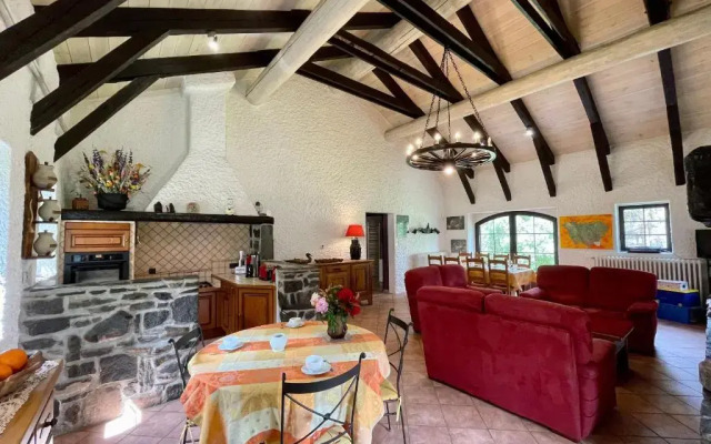 Gîte Queyrières, 5 pièces, 8 personnes - FR-1-582-285